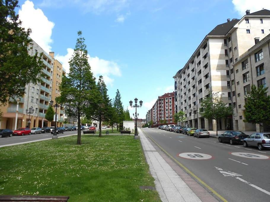 ¡Al Lado De La Clinica Oftalmologica Vega! Lejlighed Oviedo Eksteriør billede