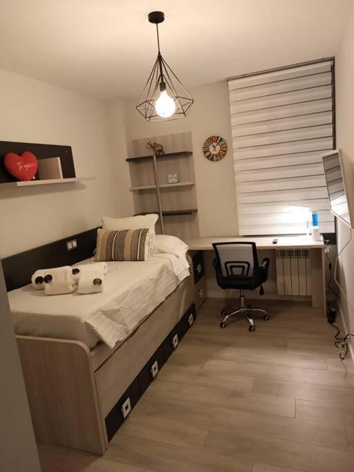 ¡Al Lado De La Clinica Oftalmologica Vega! Lejlighed Oviedo Eksteriør billede