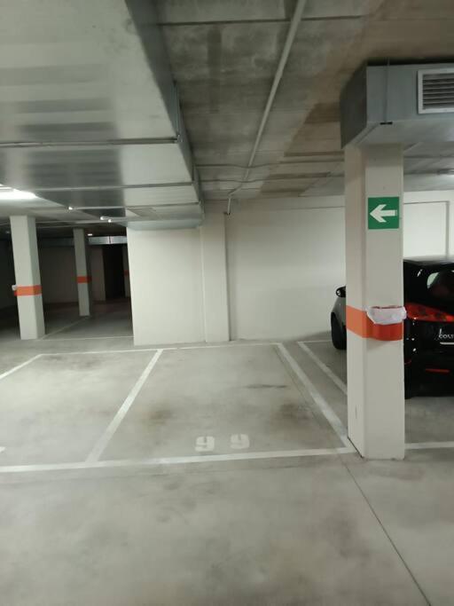 ¡Al Lado De La Clinica Oftalmologica Vega! Lejlighed Oviedo Eksteriør billede