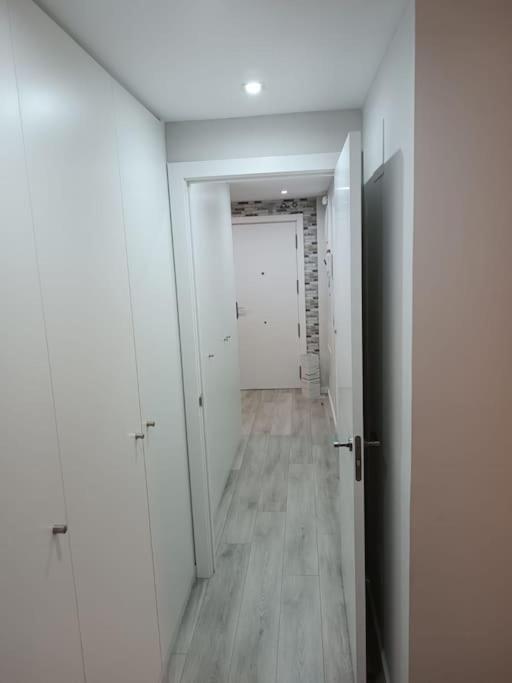 ¡Al Lado De La Clinica Oftalmologica Vega! Lejlighed Oviedo Eksteriør billede